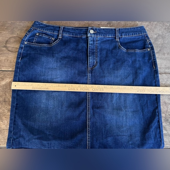 Charter Club Women's Size 16 Atlantic Wash Blue Denim Skirt Stretch NWT - Picture 10 of 14